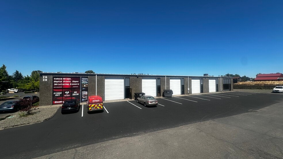 More Photos Of 2630 SE 39th Loop, Hillsboro Warehouse For Lease