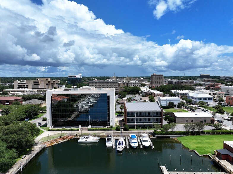 More Photos Of 17 W Cedar St, Pensacola Office For Lease