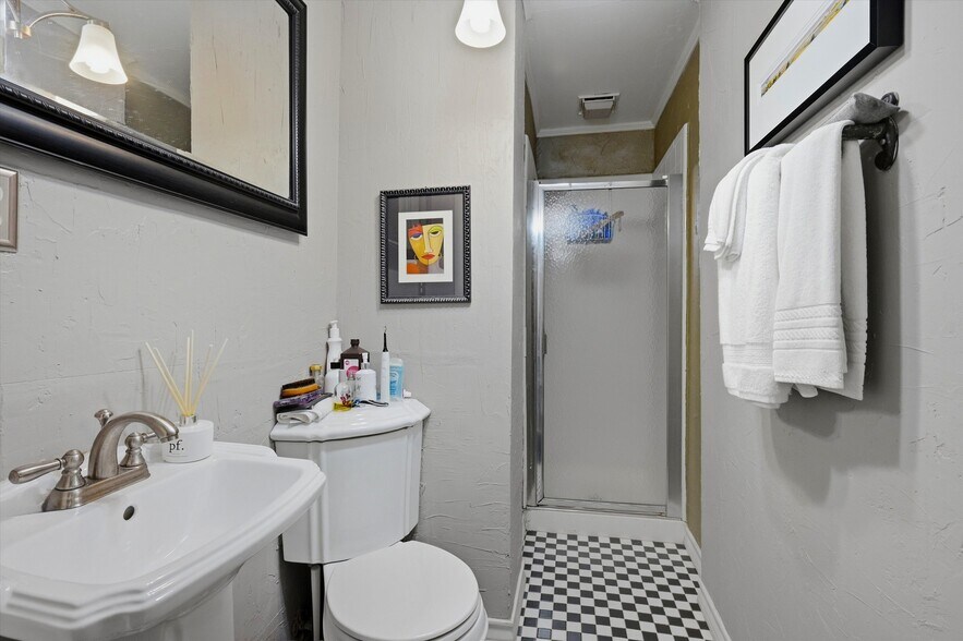 More Photos Of 202 E Main St, Celina Flex For Sale