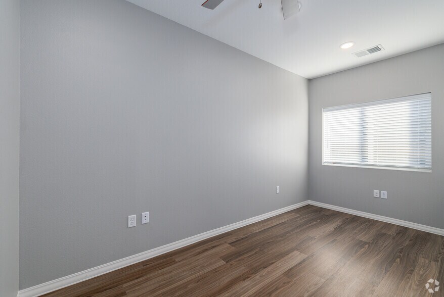 More Photos Of 2620 W Sunshine St, Springfield Apartments For Lease