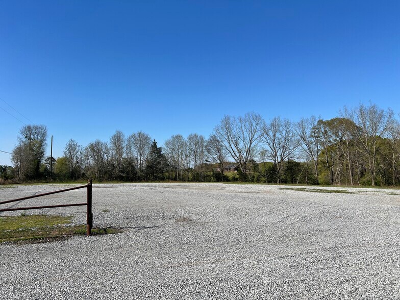 More Photos Of 3118 Fort Dale Rd, Greenville Office For Sale