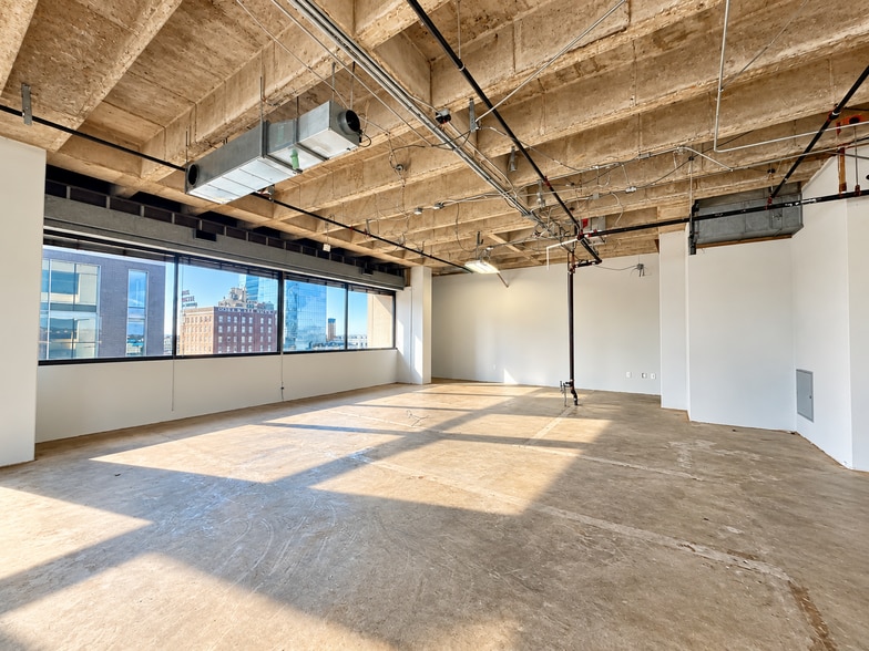 More Photos Of 425 Soledad St, San Antonio Loft Creative Space For Sale