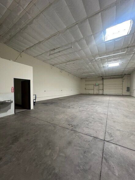 More Photos Of 872 Cottonwood Ln, Fernley Flex For Lease