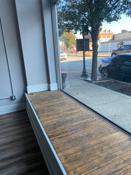 More Photos Of 201 N Wayne St, Piqua Storefront Retail Residential For Lease