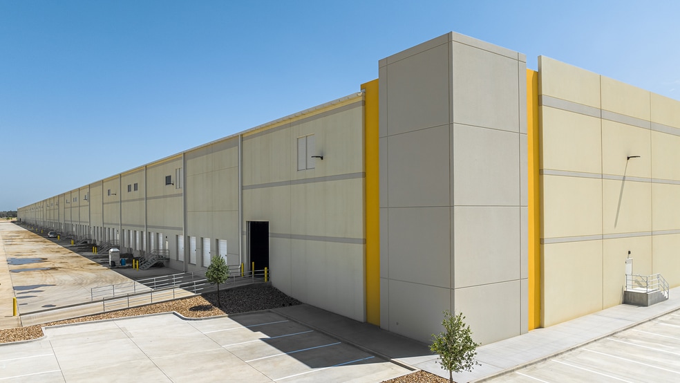 More Photos Of Western Blvd, Denton Unknown For Lease