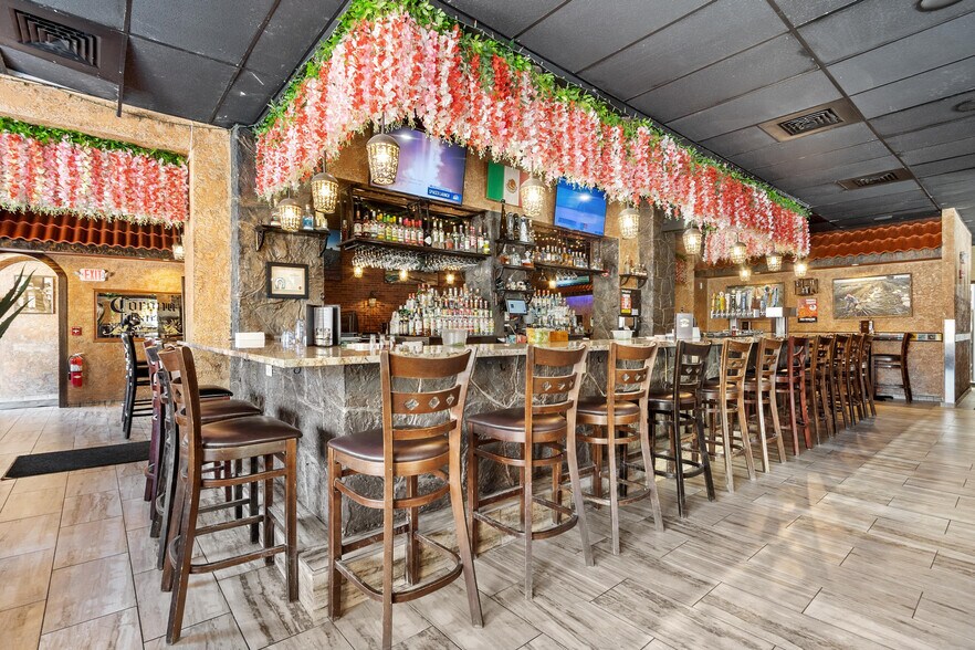 More Photos Of 172 Hanover St, Portsmouth Restaurant For Sale