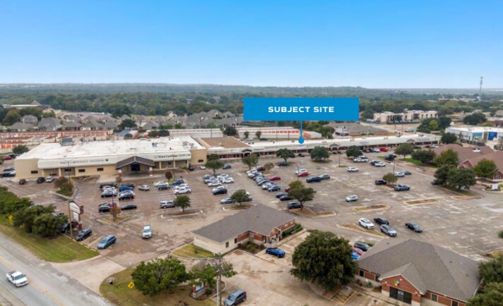 More Photos Of 502-540 Meadowlake Ctr, Waco Storefront For Lease