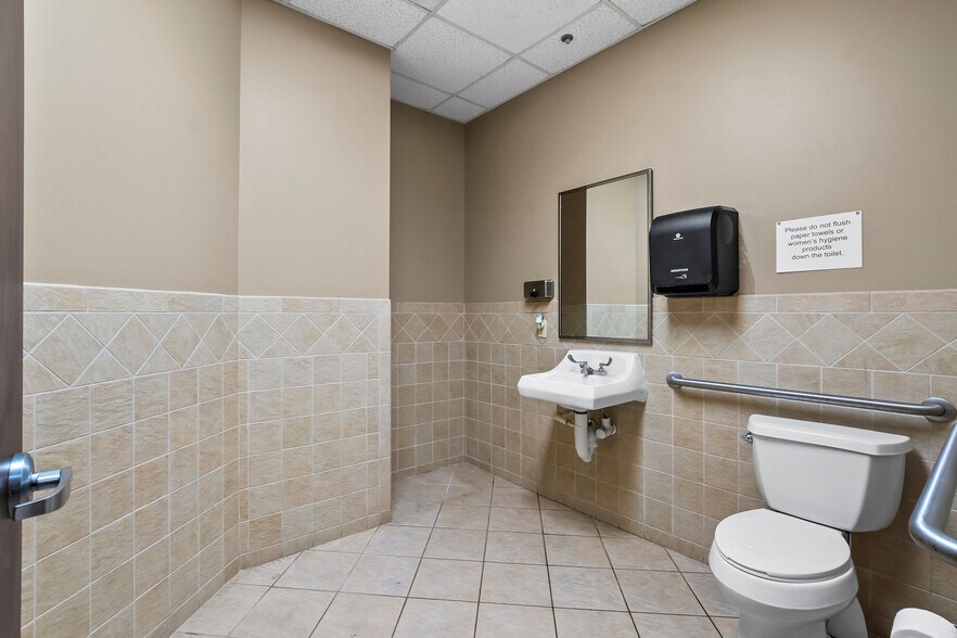 More Photos Of 3115 College Park Dr, Conroe Medical For Lease