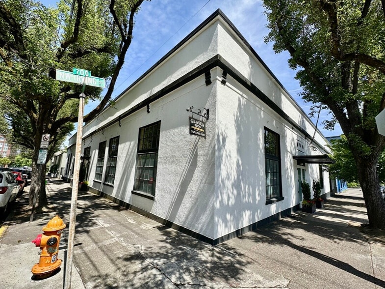 More Photos Of 710 NW 17th Ave, Portland Warehouse For Lease