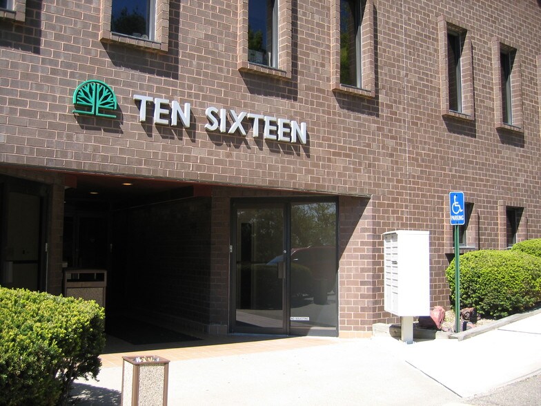 More Photos Of 1016 Greentree Rd, Pittsburgh Office For Lease