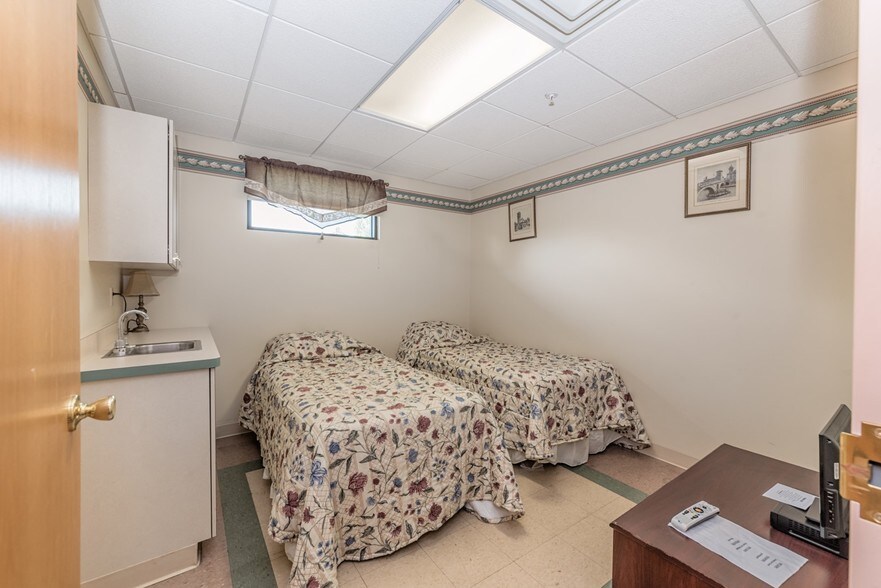 More Photos Of 451 Washington Avenue Ext, Saugerties Hospitality For Sale