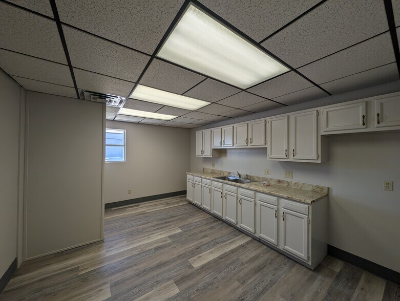 More Photos Of 7900 W Interstate 20, Midland Service For Sale