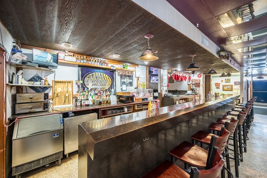 More Photos Of 236 E Maine St, Amboy Specialty For Sale