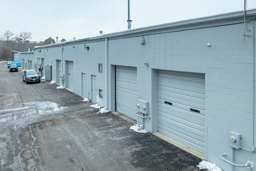More Photos Of 836 Ritchie Hwy, Severna Park Flex For Lease
