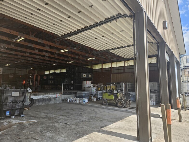 More Photos Of 529 Furnace St, Mayville Warehouse For Sale