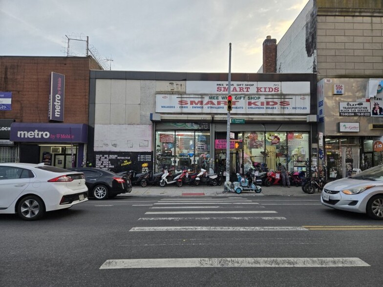 Primary Photo Of 790 E Tremont, Bronx Storefront For Lease