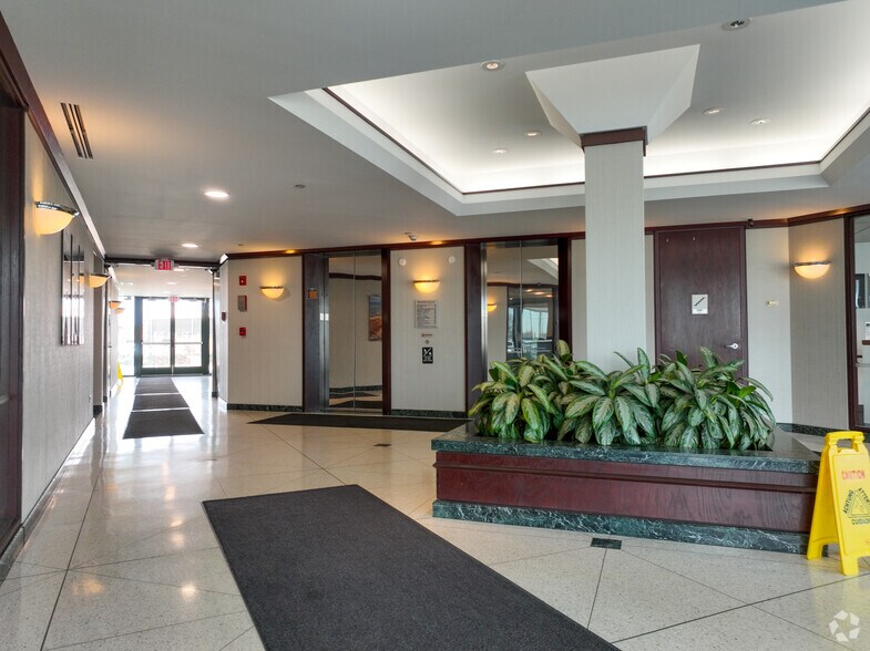 More Photos Of 8001 Broadway, Merrillville Office For Lease