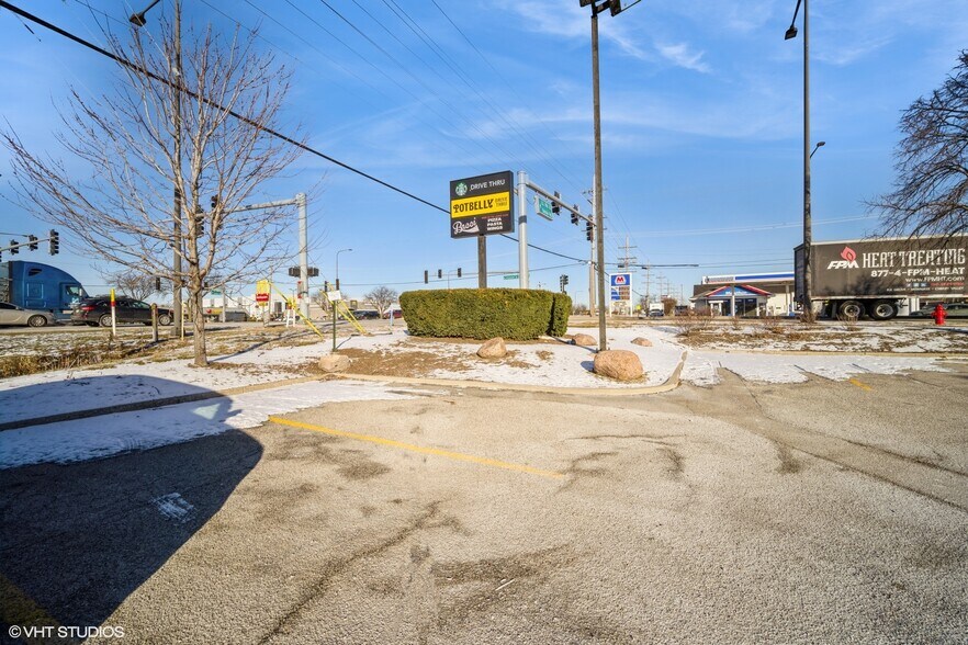 More Photos Of 1551 Busse Rd, Elk Grove Village Fast Food For Sale