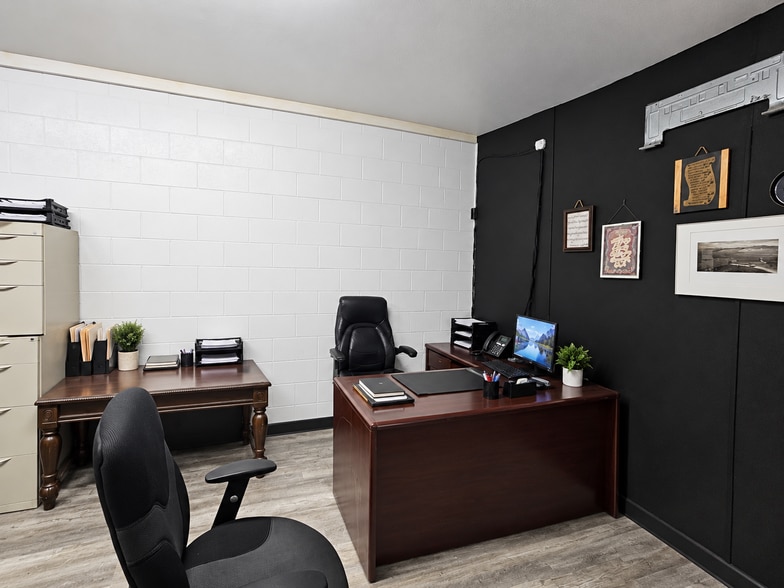 More Photos Of 1100 E 11th St, Los Angeles Warehouse For Sale