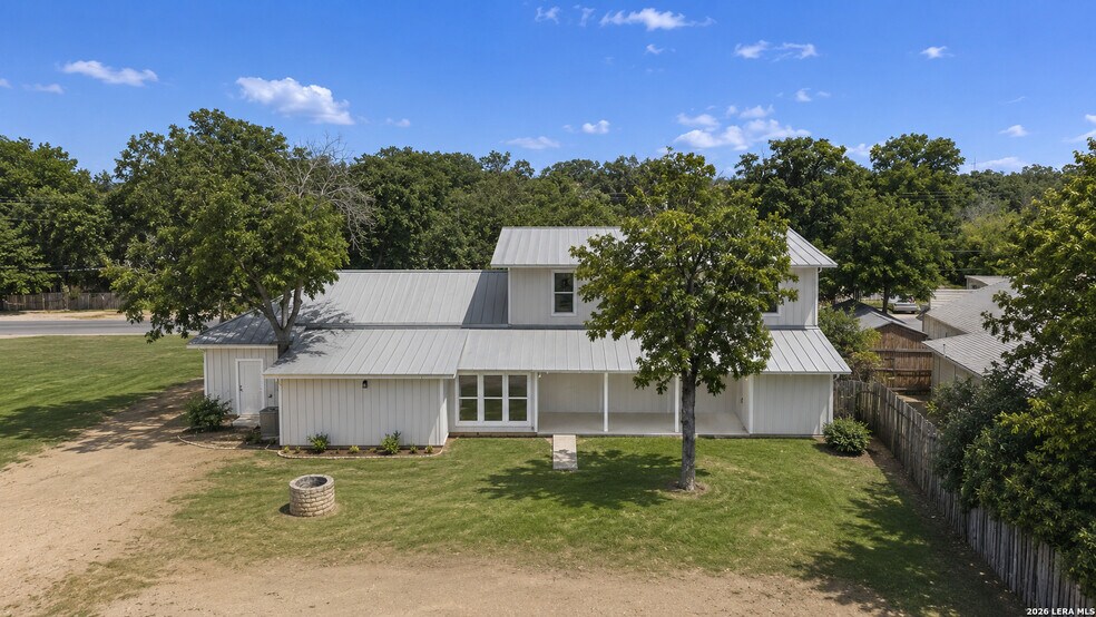More Photos Of 824 High St, Comfort Flex For Sale