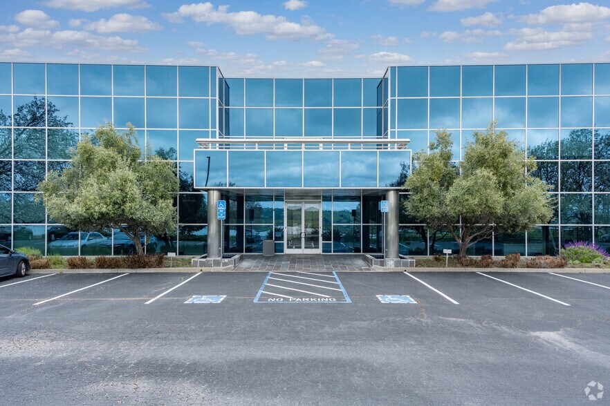 More Photos Of 3810 Cypress Dr, Petaluma Distribution For Lease