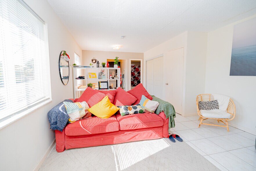 More Photos Of 960 Biarritz Dr, Miami Beach Apartments For Sale