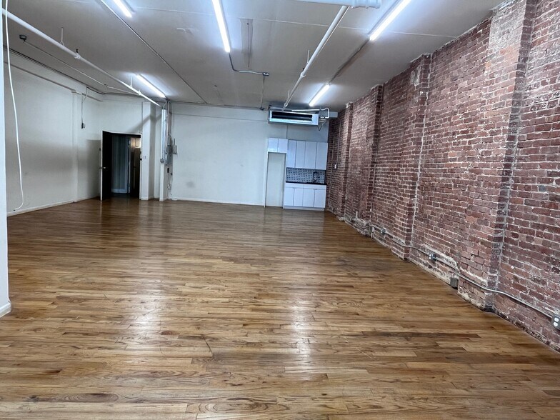 More Photos Of 39 W 14th St, New York Office For Lease