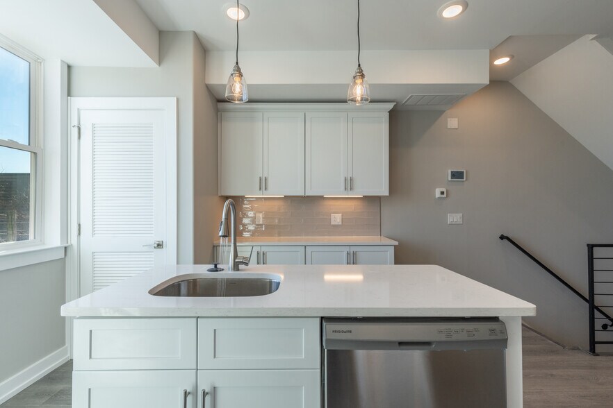 More Photos Of 2327 3rd St, Philadelphia Apartments For Sale