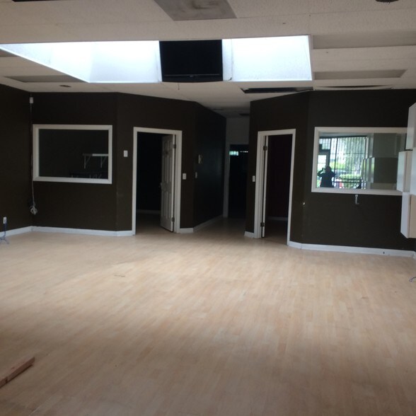 More Photos Of 1921 Carnegie Ave, Santa Ana Industrial For Sale