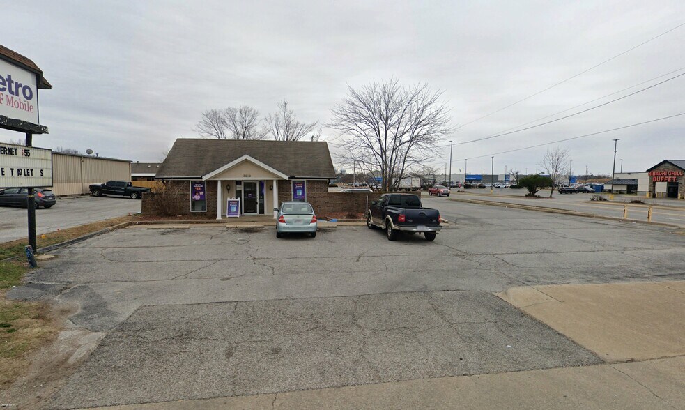More Photos Of 2010 W Walnut Street, Rogers Land For Lease