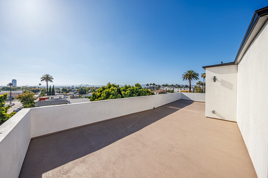 More Photos Of 2938 S Sycamore Ave, Los Angeles Apartments For Sale