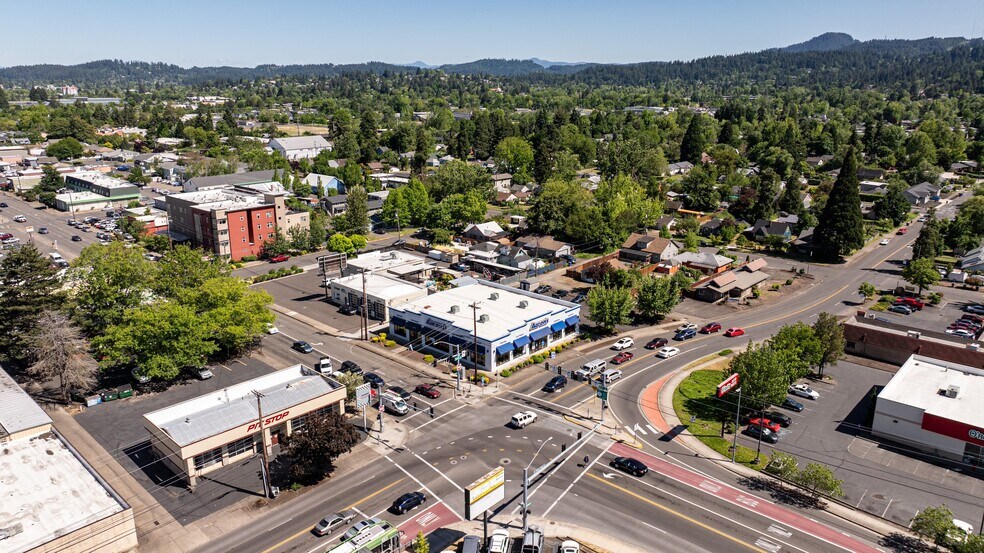 More Photos Of 1990 W 11th Ave, Eugene Freestanding For Sale
