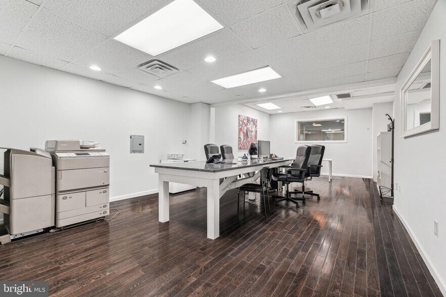 More Photos Of 813-817 N 5th St, Philadelphia Apartments For Lease