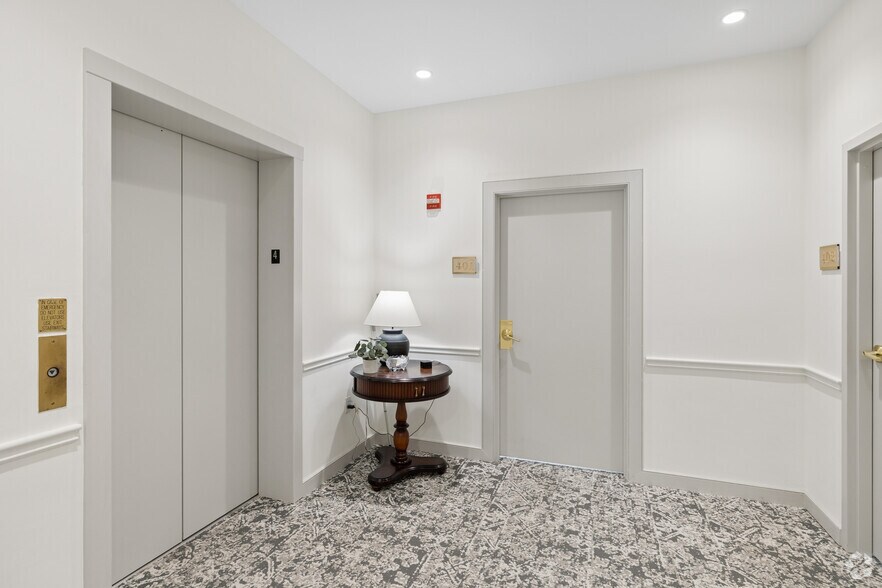 More Photos Of 600 Cameron St, Alexandria Office For Lease