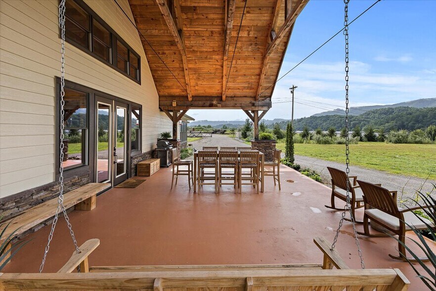 More Photos Of 241 Industrial Park Rd, Mountain City Warehouse For Sale