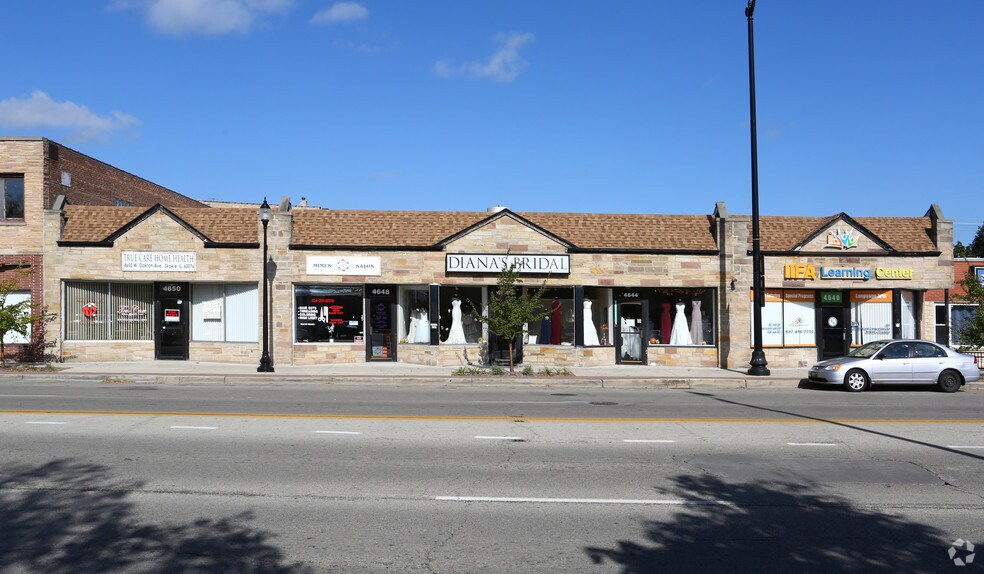 More Photos Of 4640-4650 Oakton St, Skokie Storefront For Lease