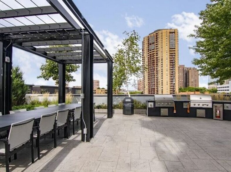 More Photos Of 1369 Spruce Pl, Minneapolis Apartments For Lease