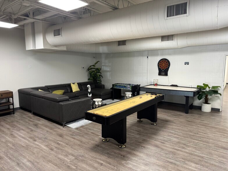 More Photos Of 7490 N 36th St, Pinellas Park Loft Creative Space For Lease