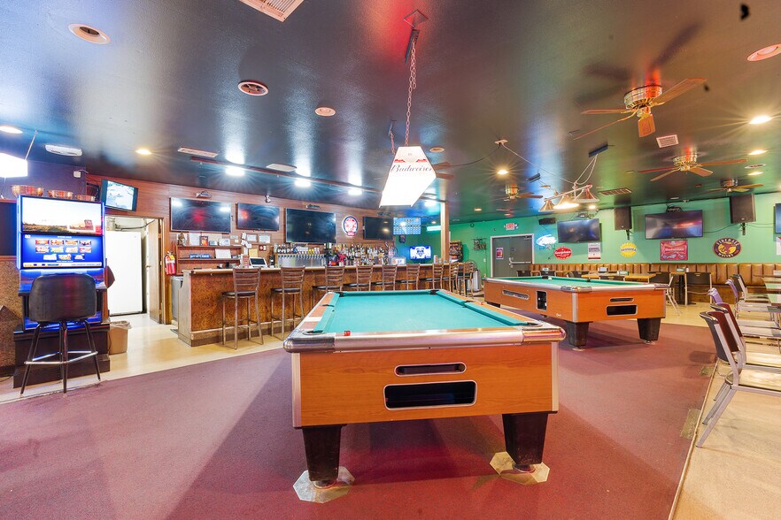 More Photos Of 335 E 3rd St, Lafayette Bar For Sale