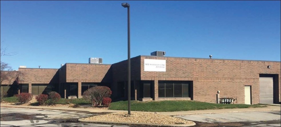More Photos Of 3501-3511 N Kimball Dr, Kansas City Industrial For Lease