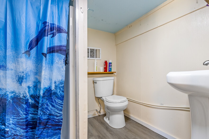 More Photos Of 26689 NC Hwy 12, Waves General Retail For Sale