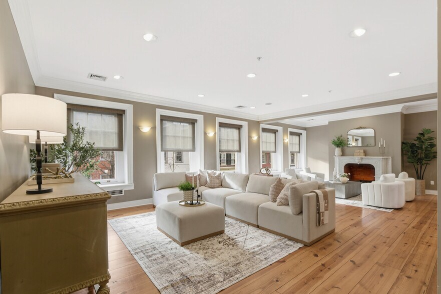 More Photos Of 121-123 E King St, Lancaster Office Residential For Sale