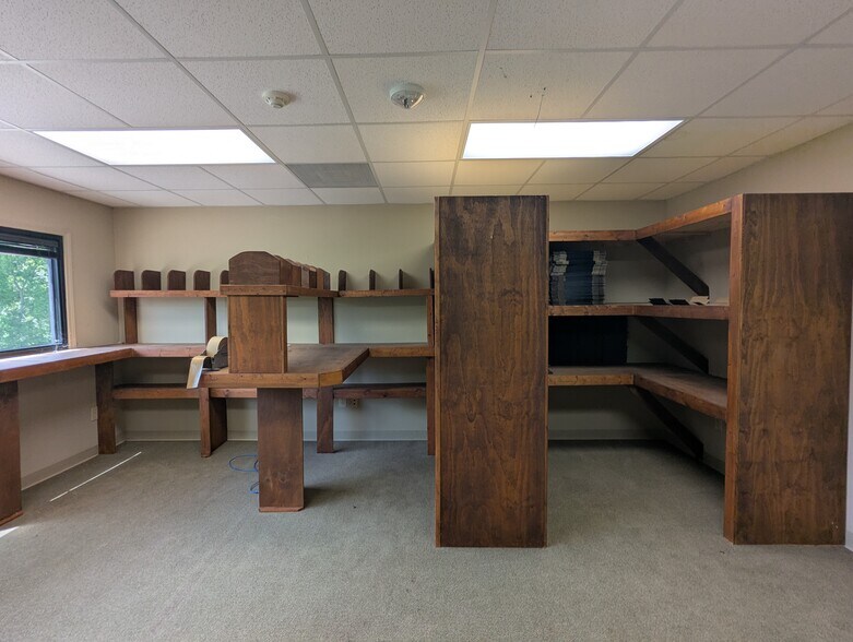 More Photos Of 7945 Eastex Fwy, Beaumont Office For Sale