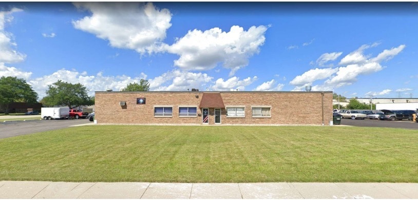 Primary Photo Of 888 Tower Rd, Mundelein Warehouse For Lease