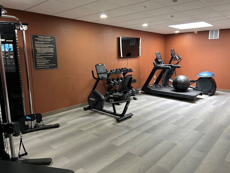 More Photos Of 1100 Mediterranean Ave, Columbus Hotel For Sale