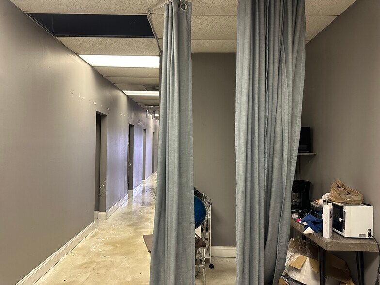 More Photos Of 7685 Hacks Cross Rd, Olive Branch Unknown For Lease