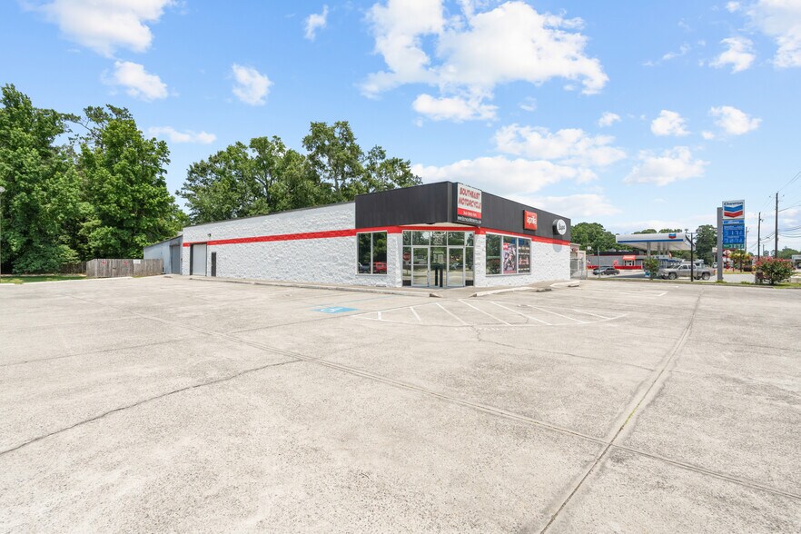 More Photos Of 4828 Augusta Rd, Garden City Freestanding For Sale