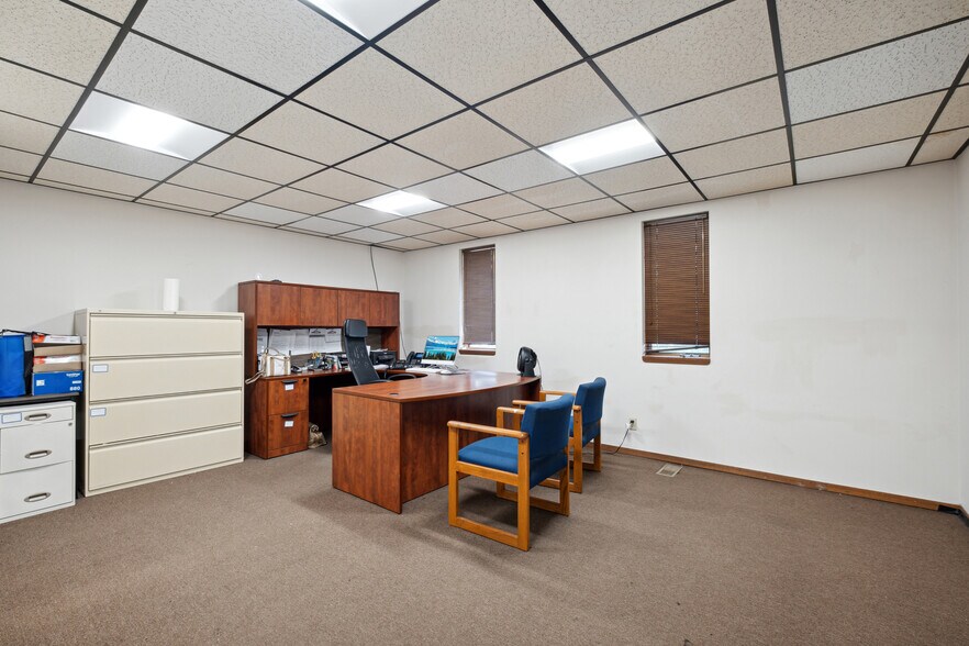 More Photos Of 3438-3446 Snelling Ave S, Minneapolis Distribution For Lease