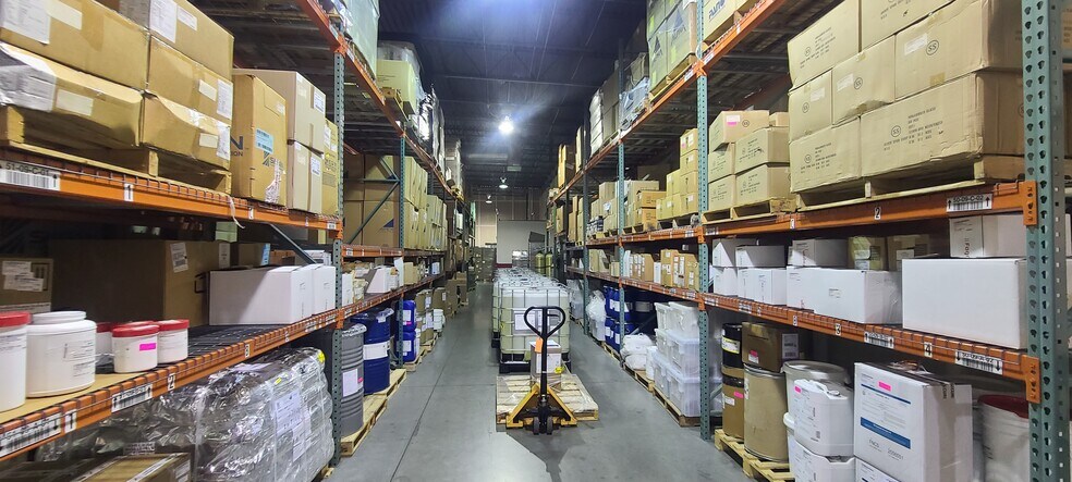 More Photos Of 2400 Pilot Knob Rd, Mendota Heights Light Manufacturing For Lease