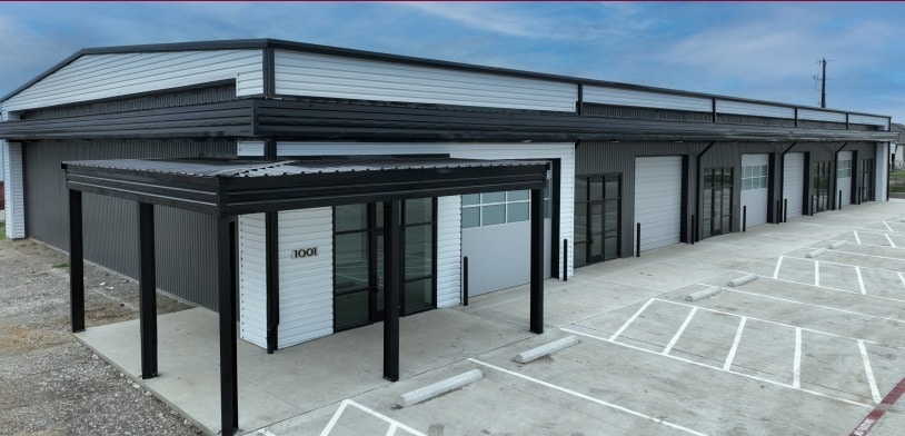 More Photos Of 1001 Industrial Way Dr, Anna Unknown For Lease